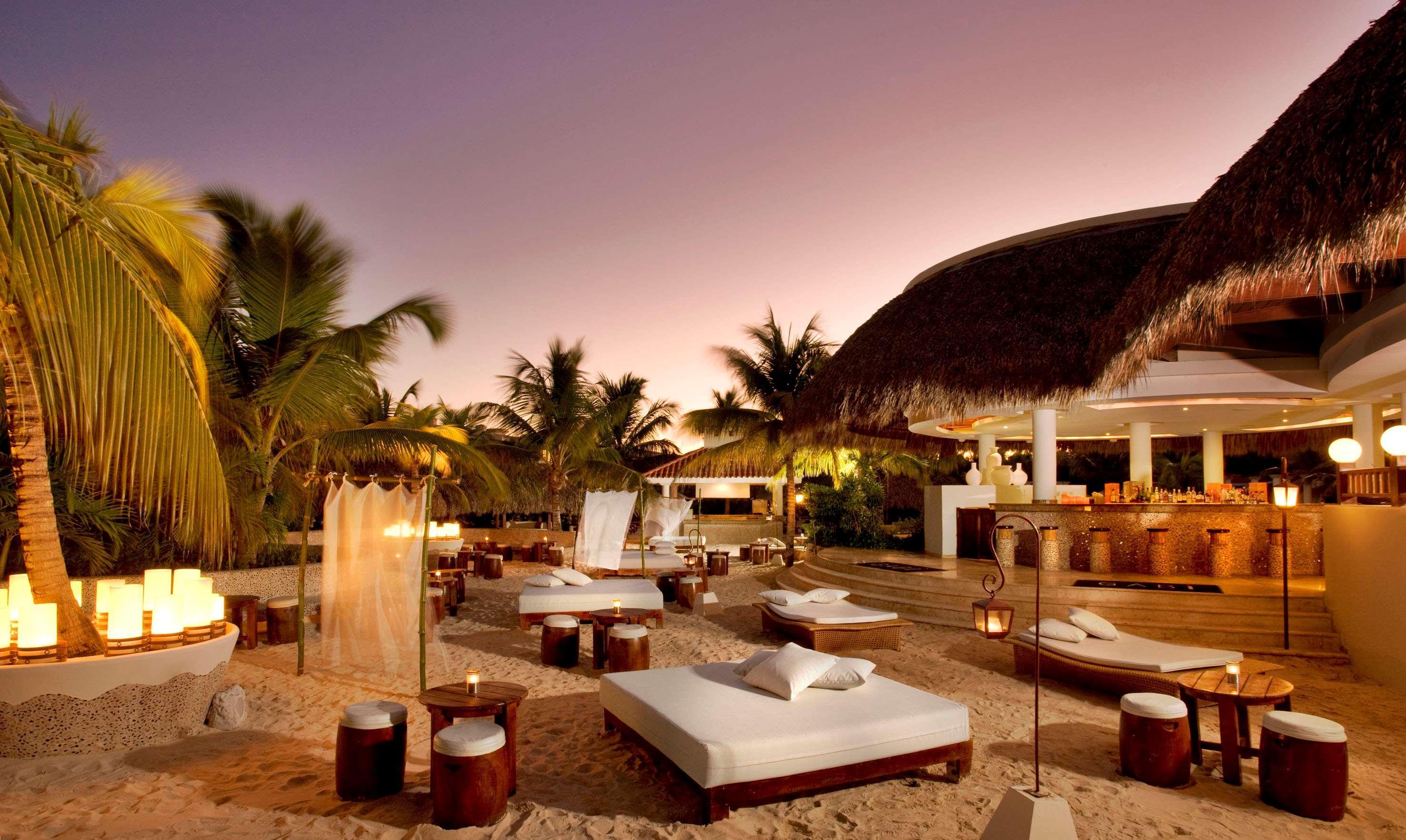 Meliá Caribe Beach Resort-All Inclusive Punta Cana Esterno foto Beach bar at the Grand Palladium Hotel, Playa del Carmen, Mexico