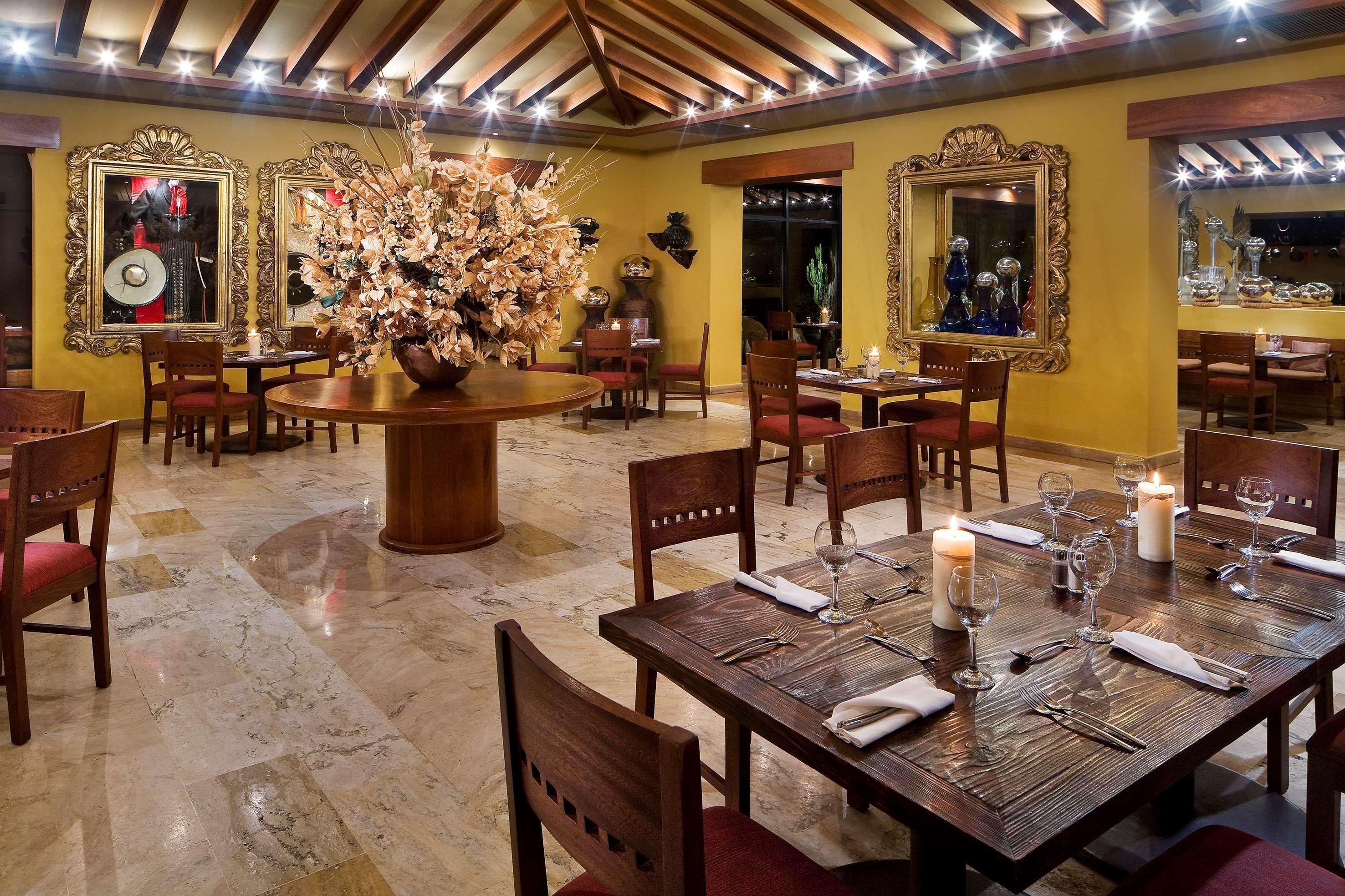 Meliá Caribe Beach Resort-All Inclusive Punta Cana Esterno foto Restaurant at the Taj Bengal