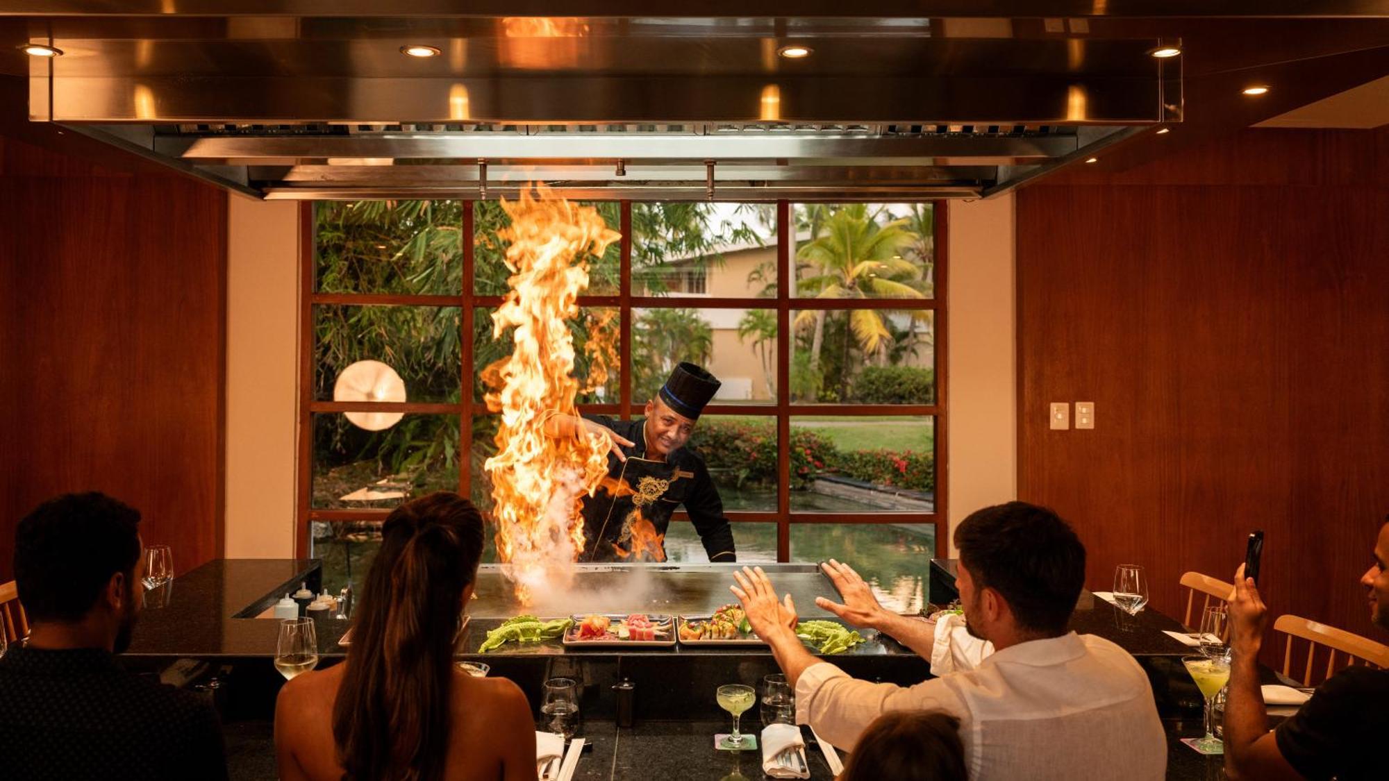 Meliá Caribe Beach Resort-All Inclusive Punta Cana Esterno foto Teppanyaki restaurant